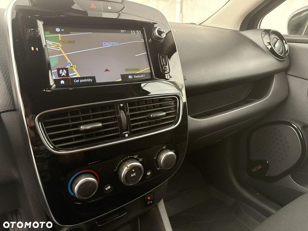 Renault Clio - 25