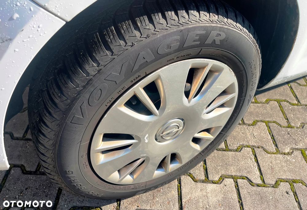 Hyundai i30 1.4 Classic + - 17