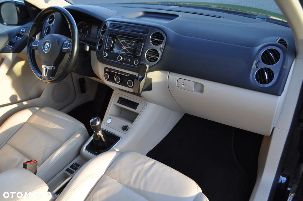 Volkswagen Tiguan 2.0 TDI DPF BlueMotion Technology Sport & Style - 39