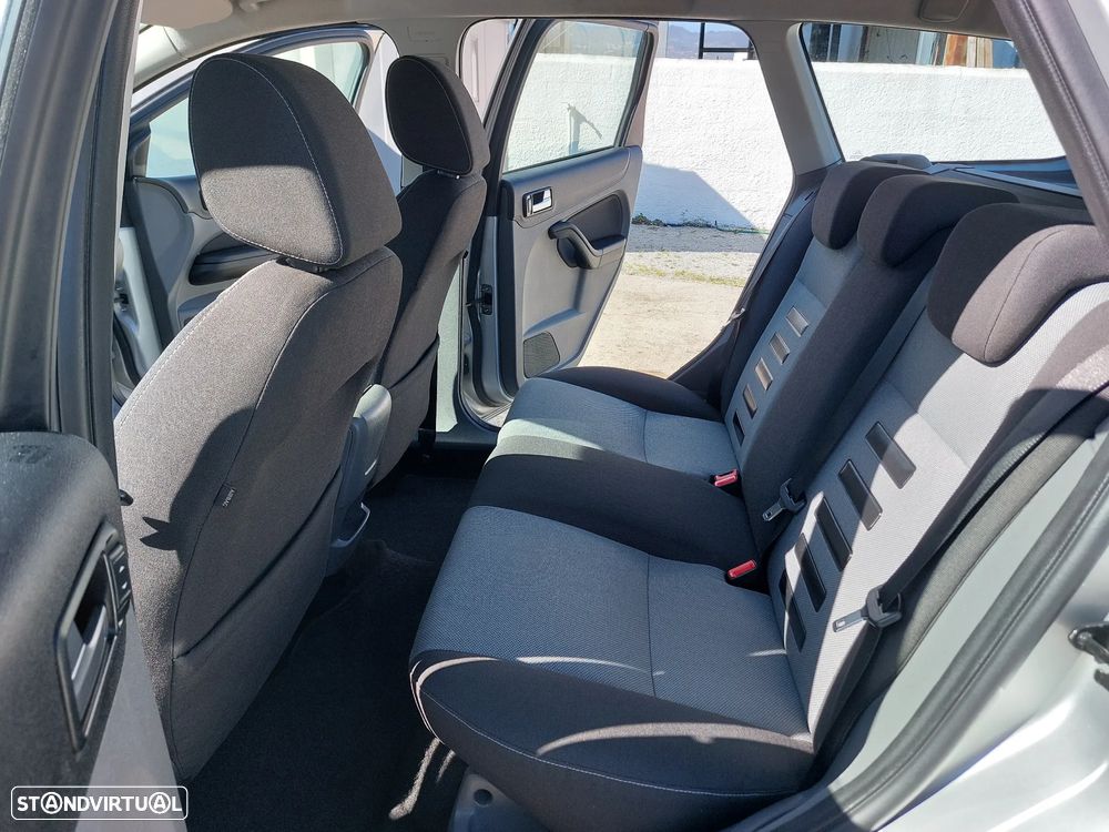 Ford Focus SW 1.6 TDCi Trend - 13