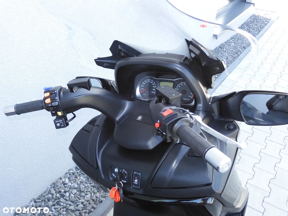 Suzuki Burgman - 19