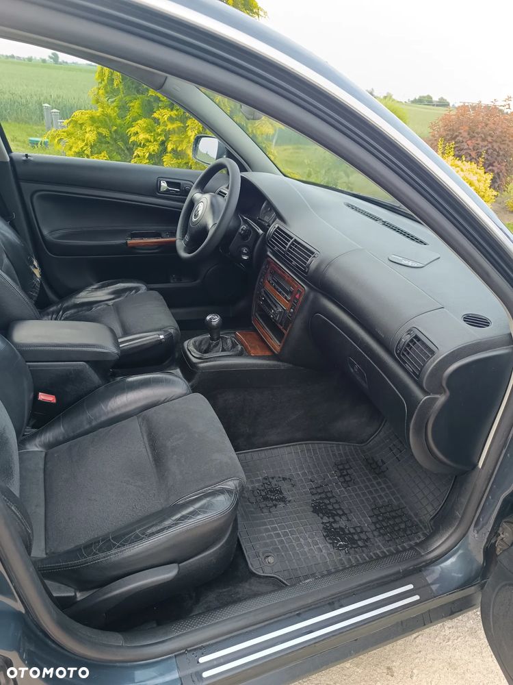 Volkswagen Passat 1.9 TDI Highline - 6