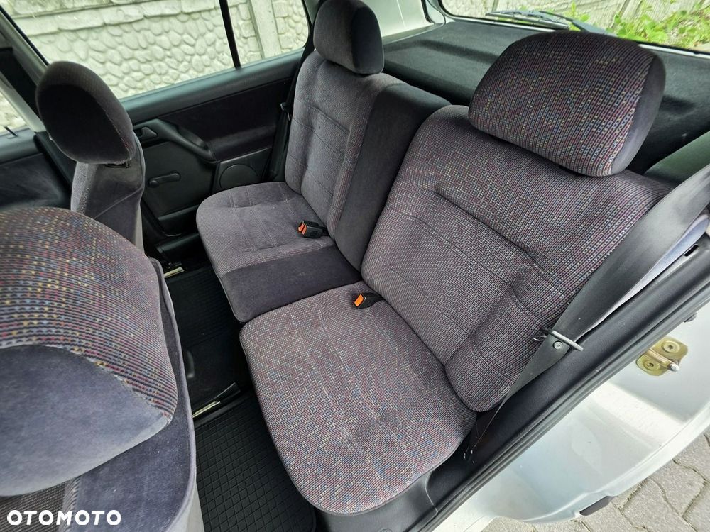 Volkswagen Golf 2.0 GL - 24