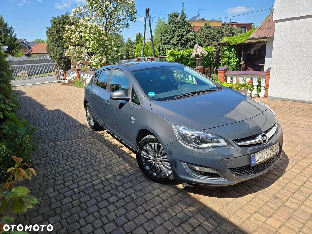 Opel Astra 1.4 Turbo Exklusiv - 4