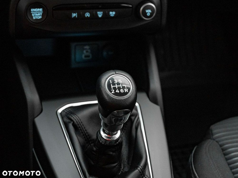 Ford Focus SW 1.0 EcoBoost Titanium - 17