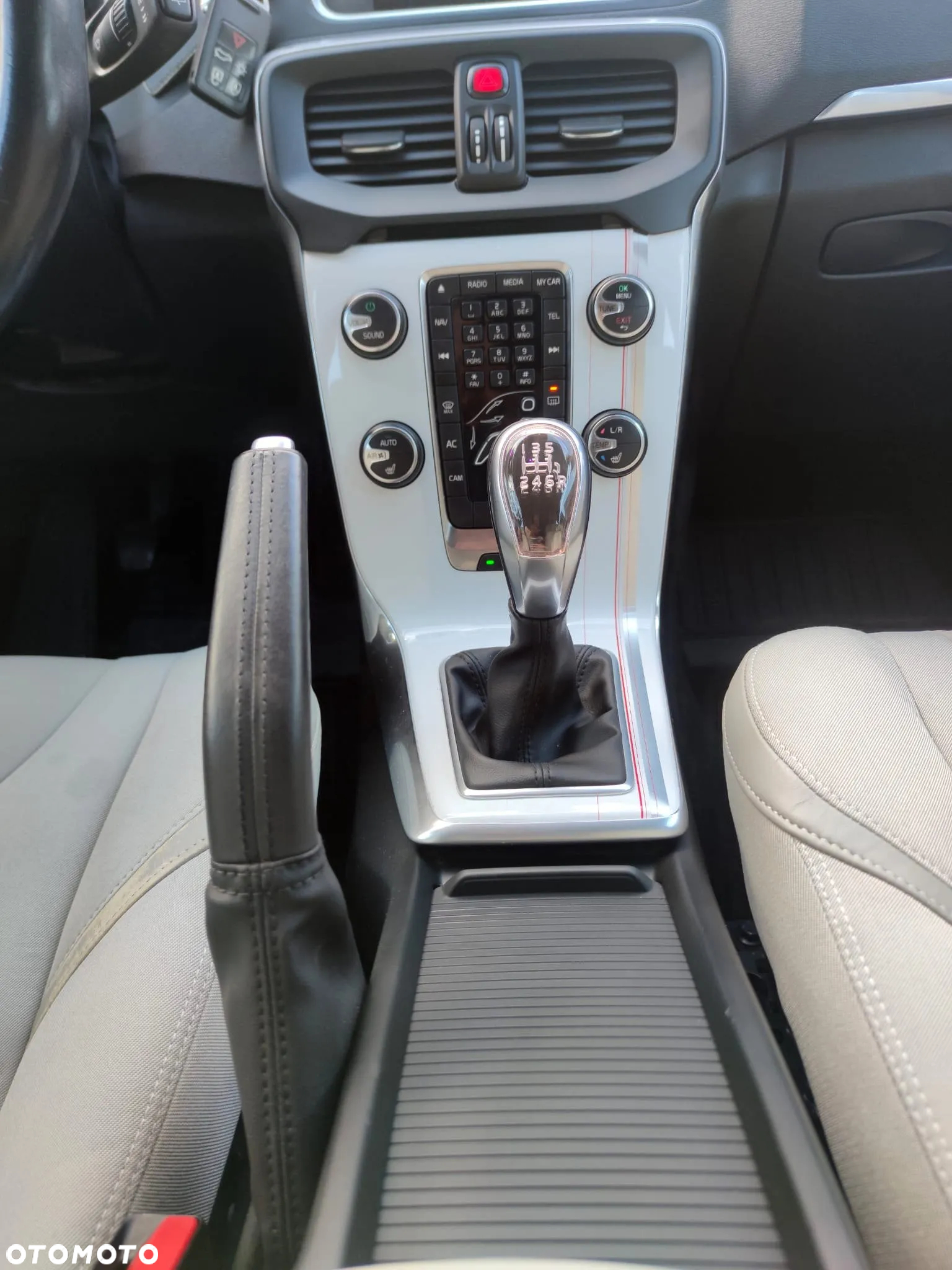 Volvo V40 D3 Momentum - 16