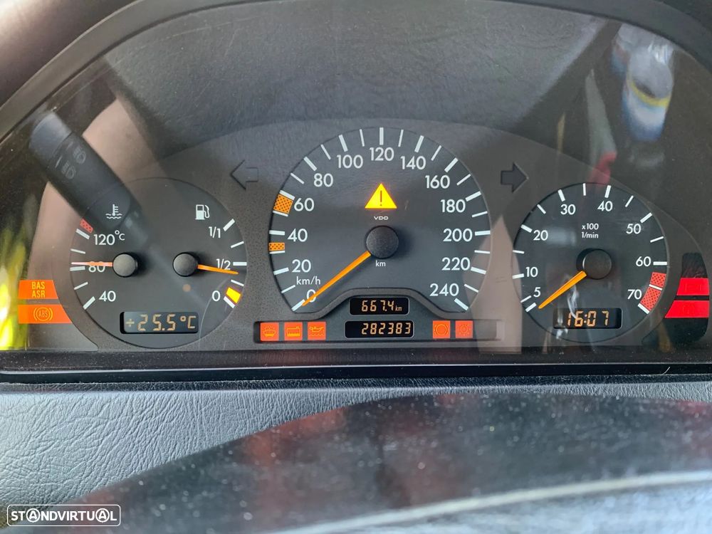 Mercedes-Benz C 180 Classic - 8