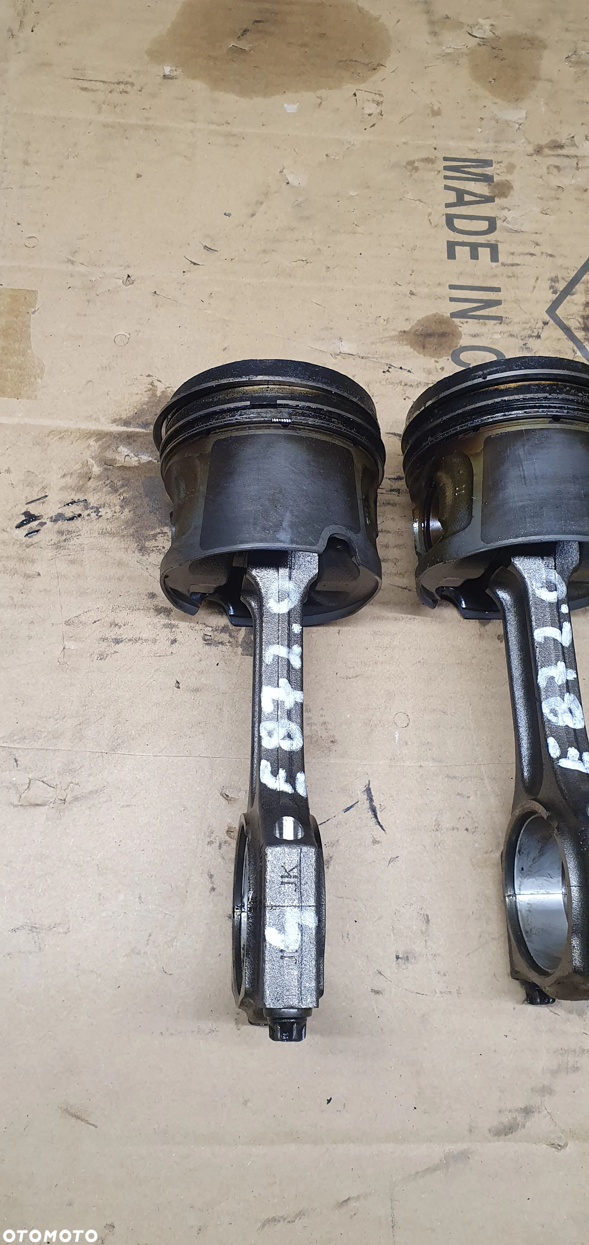 Tłok korbowód BMW I E87 Lift 2.0D N47D20A - 2