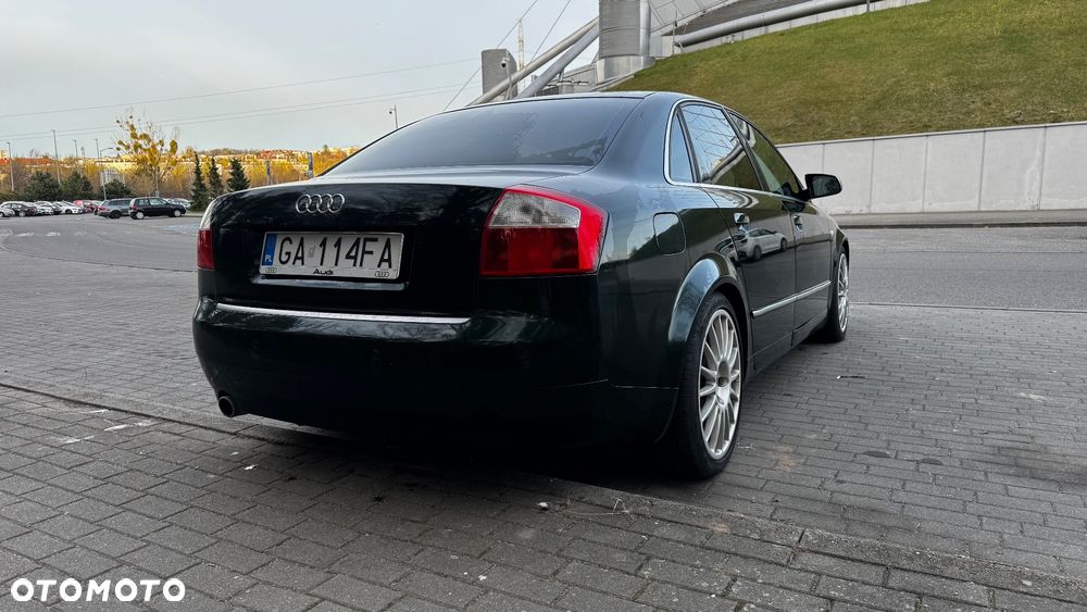 Audi A4 Limousine - 6