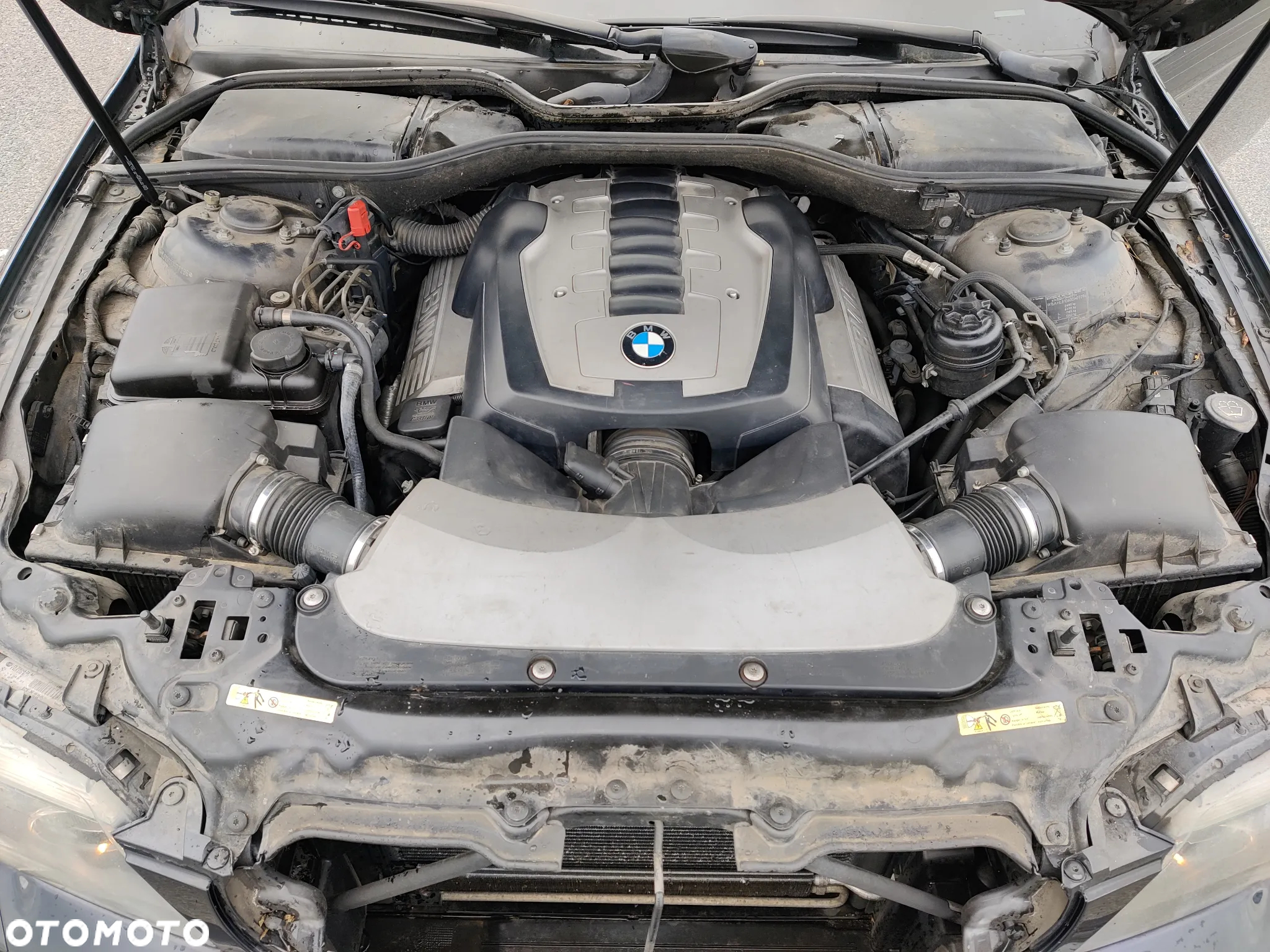 BMW Seria 7 750i - 24