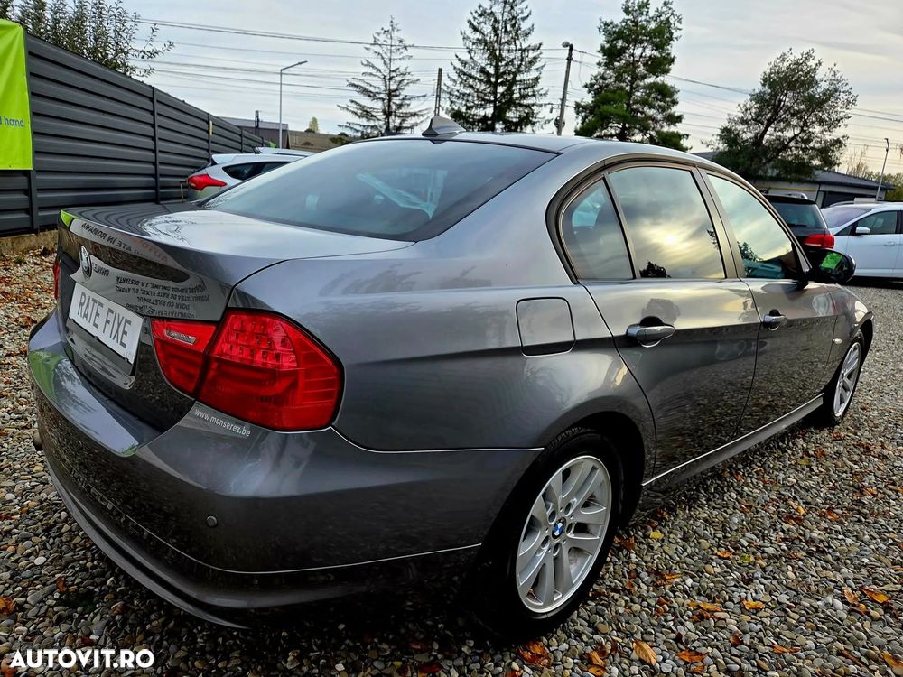 BMW Seria 3 318d Blue Performance - 3