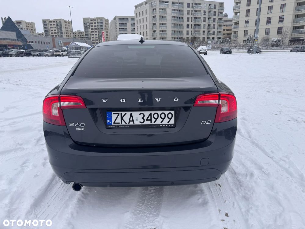 Volvo S60 D2 Momentum - 8