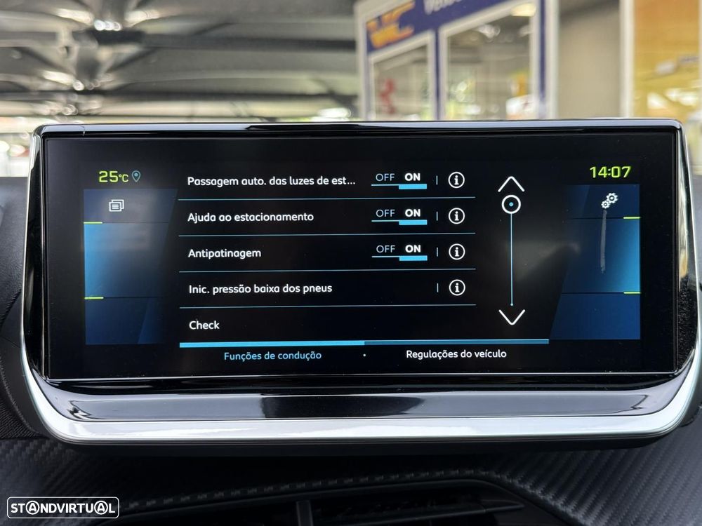 Peugeot e-208 GT - 31