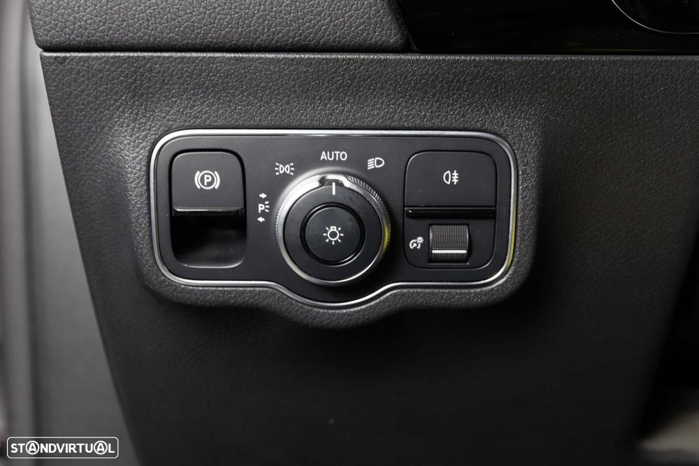 Mercedes-Benz GLA 250 e 8G-DCT AMG Line - 32