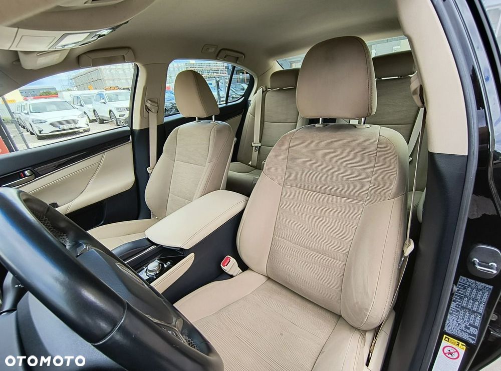 Lexus GS - 10