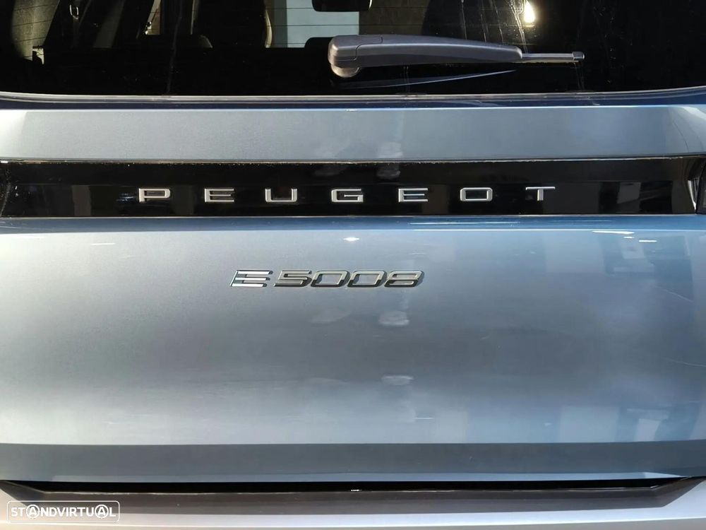 Peugeot E-5008 - 16