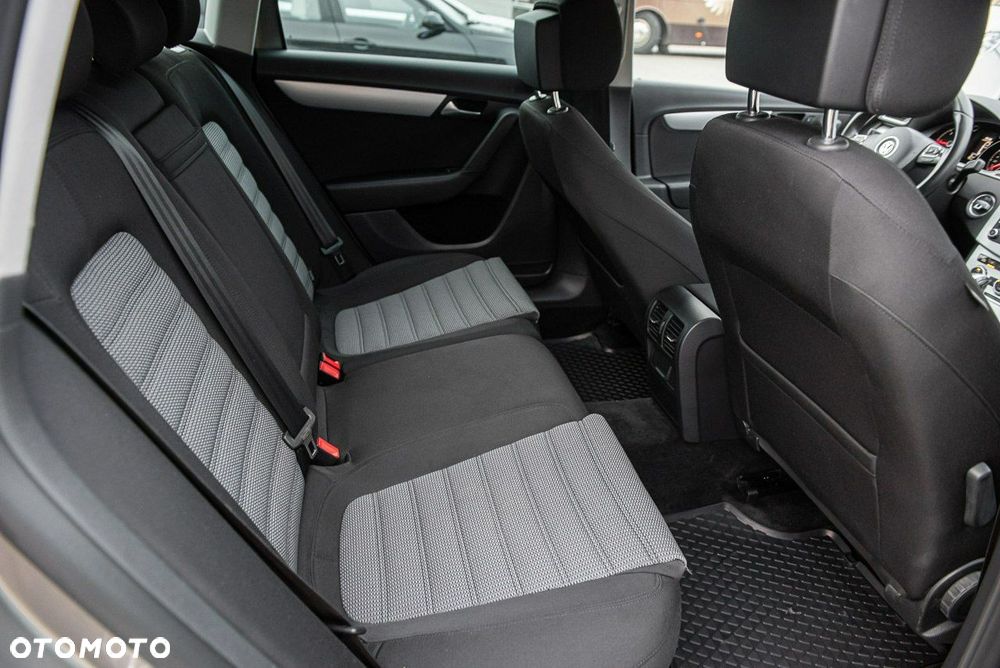 Volkswagen Passat Alltrack 2.0 TDI 4Motion DSG BlueMotion Tec - 8