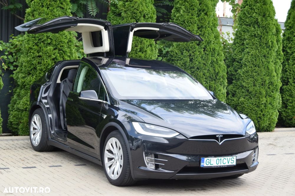 Tesla Model X - 2