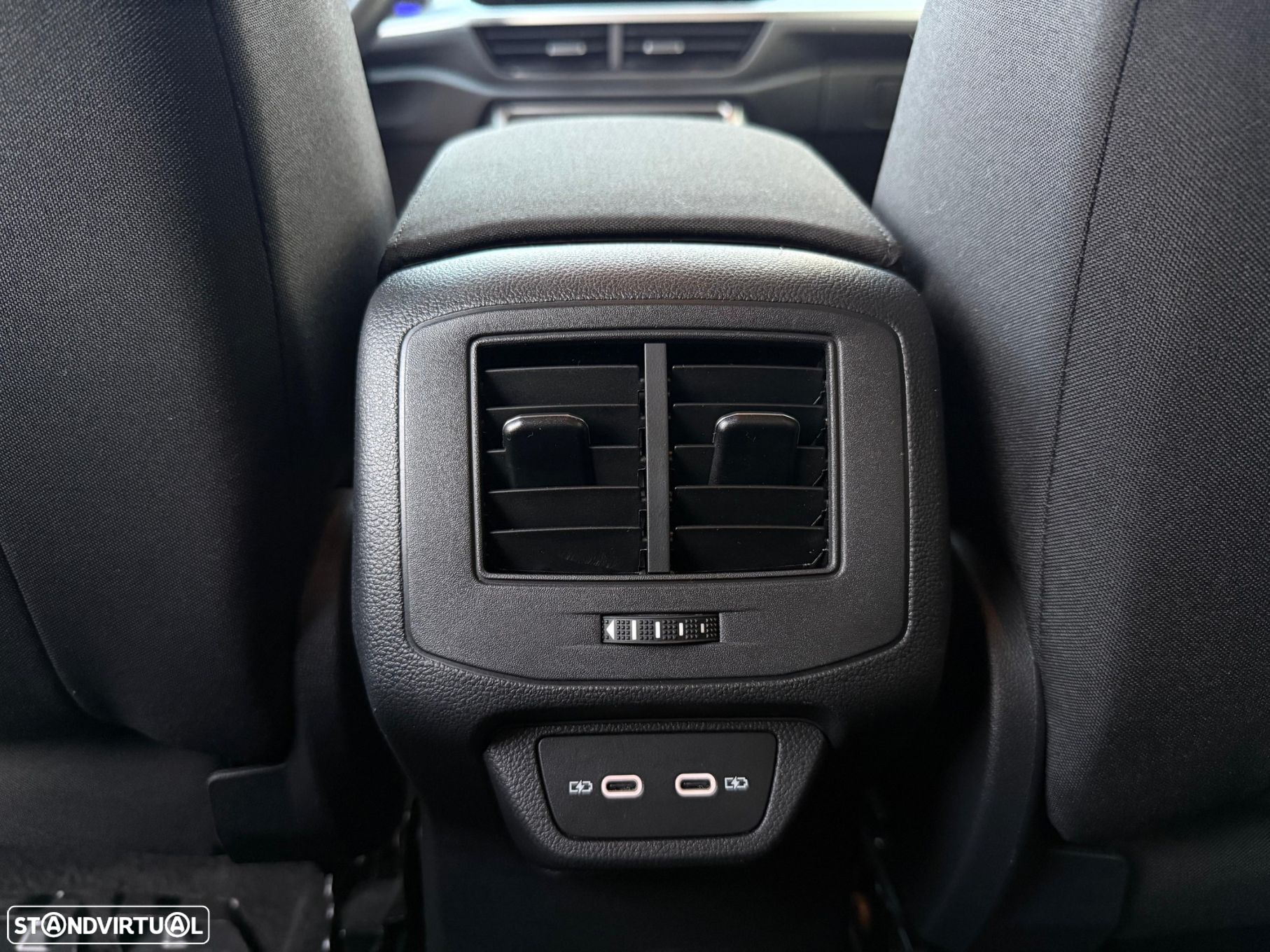 VW T-Roc 1.0 TSI Urban - 25