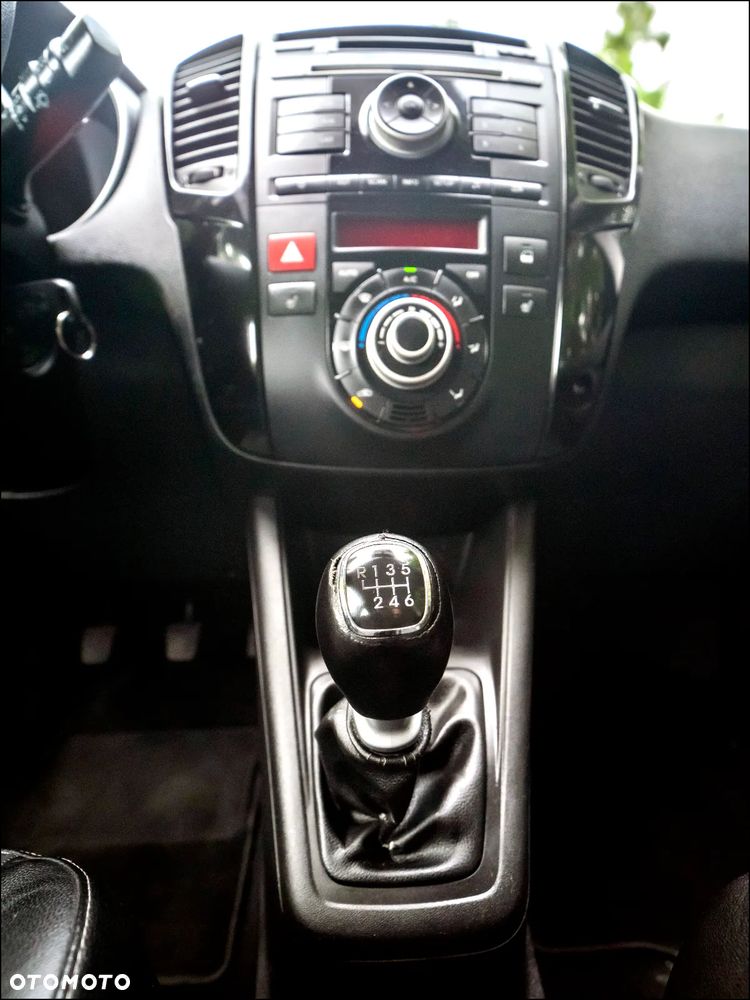 Kia Venga - 27