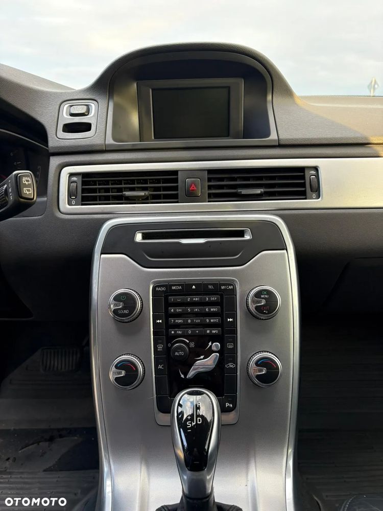 Volvo V70 D5 Geartronic Kinetic - 15