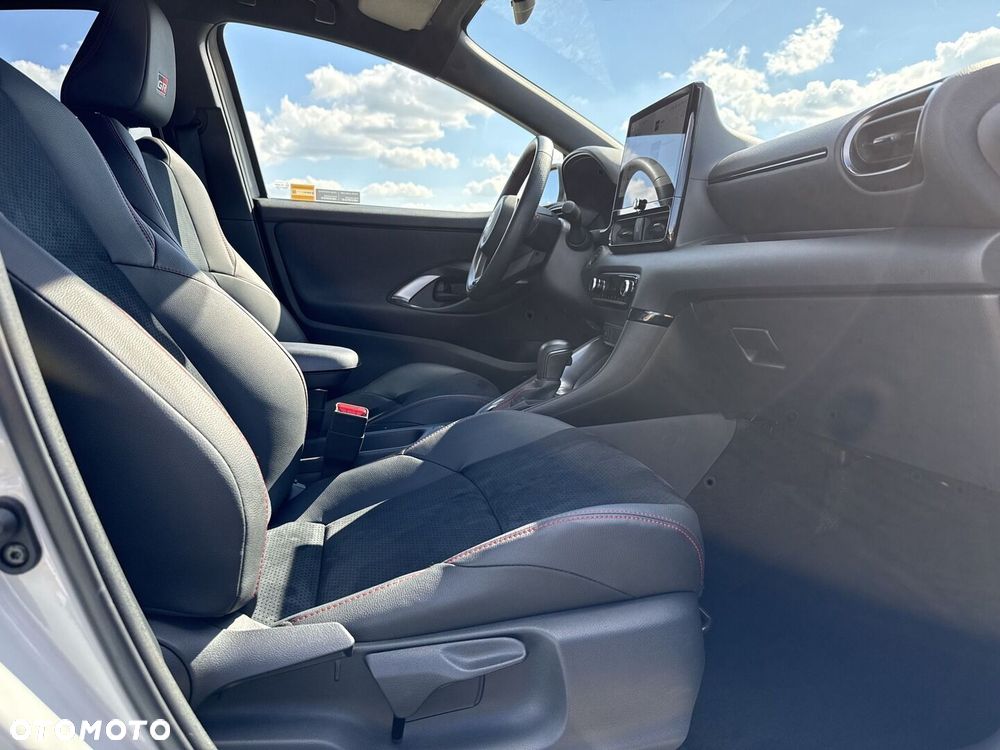 Toyota Yaris Hybrid 1.5 GR Sport - 9
