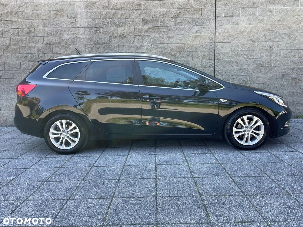 Kia Ceed 1.6 CRDi 128 ISG SW Platinum Edition - 6