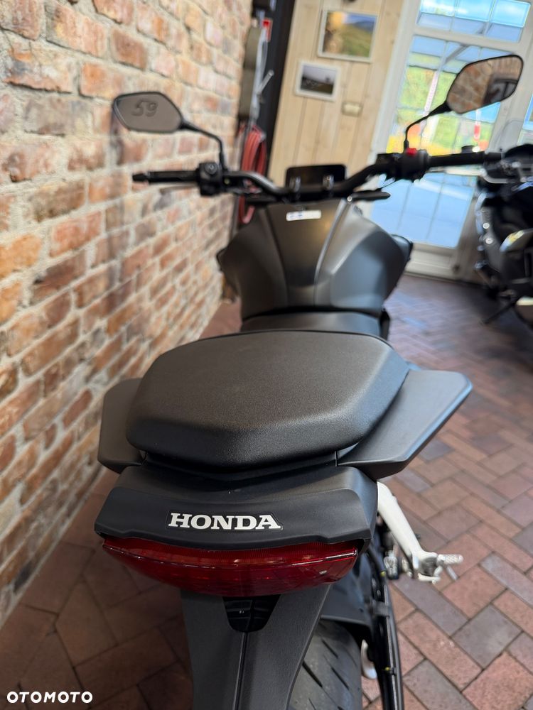 Honda CB - 11