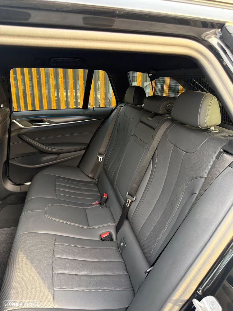 BMW 530 e Pack Desportivo M - 18