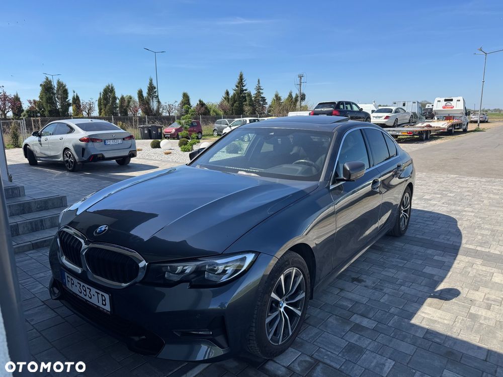 BMW Seria 3 318d mHEV - 33