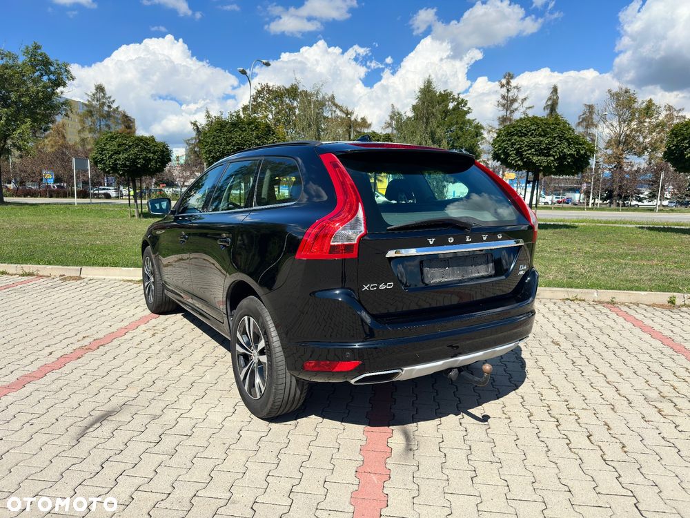 Volvo XC 60 D4 AWD Momentum - 24