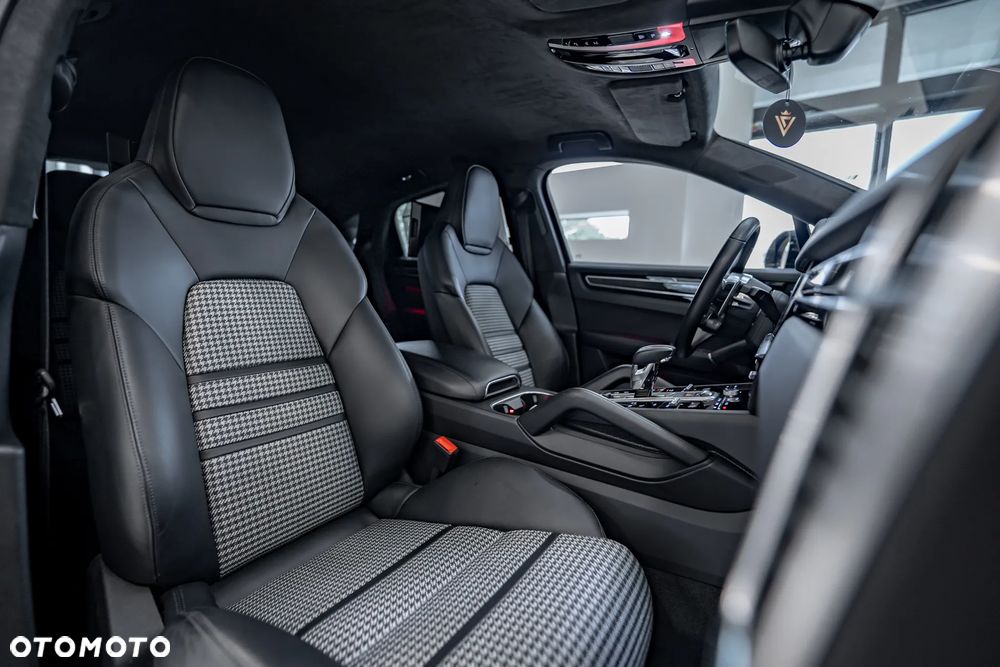Porsche Cayenne - 38