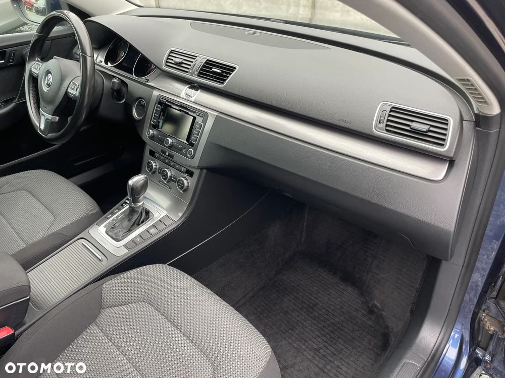 Volkswagen Passat - 27