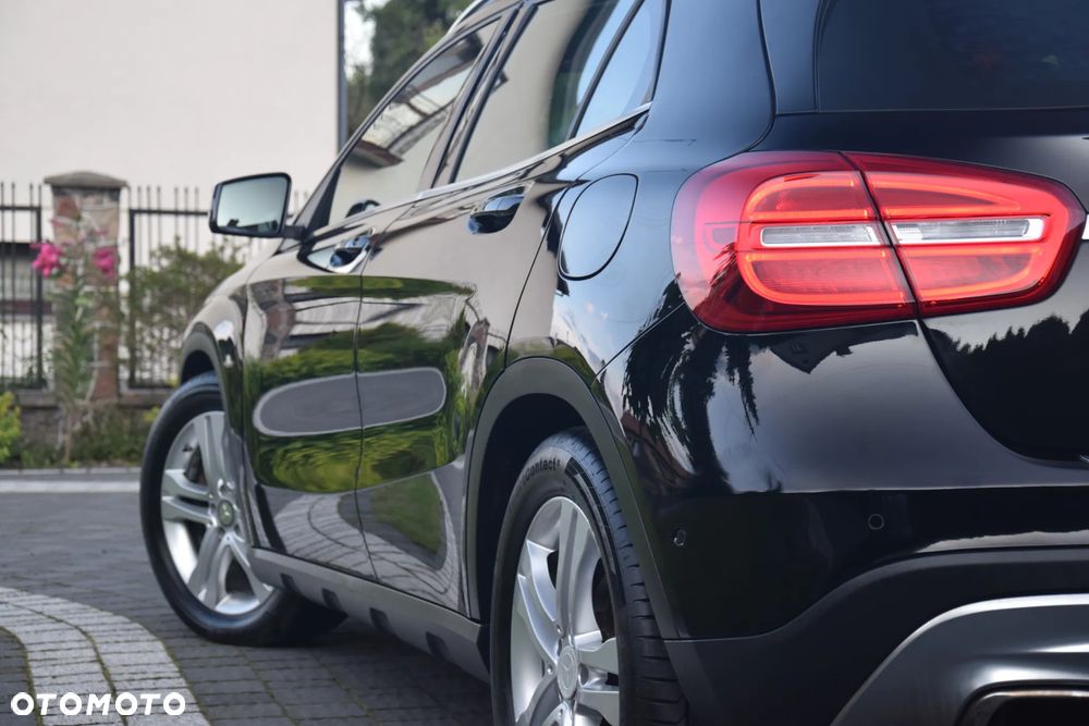 Mercedes-Benz GLA 200 7G-DCT Urban - 25