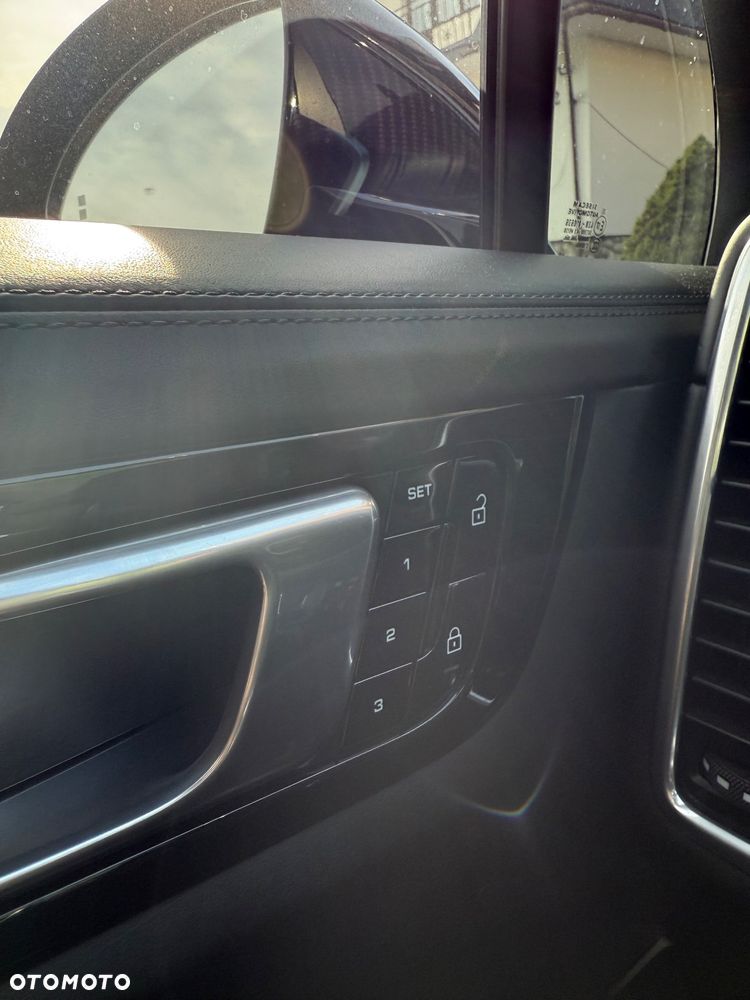 Porsche Cayenne Turbo S E-Hybrid Tiptronic S - 10