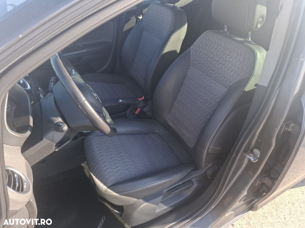 Opel Corsa 1.4 16V Innovation - 9