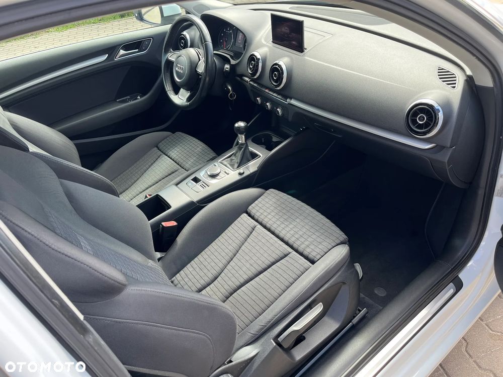 Audi A3 3-drzwiowe 1.4 TFSI S line Sportpaket - 6