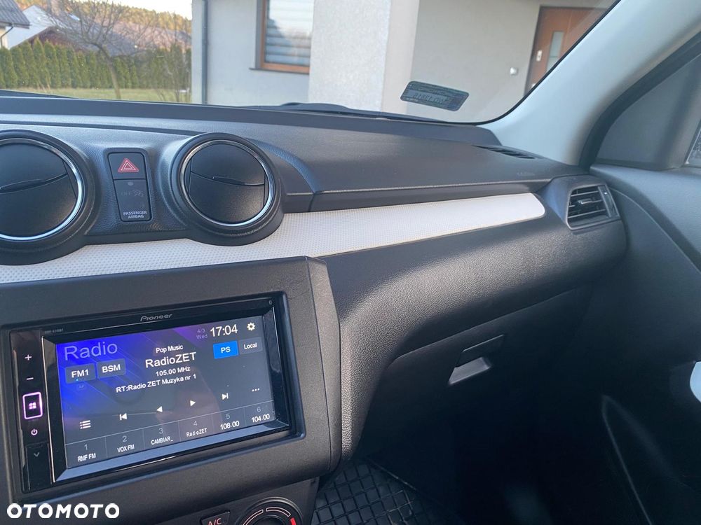 Suzuki Swift 1.2 Premium Plus CVT - 8