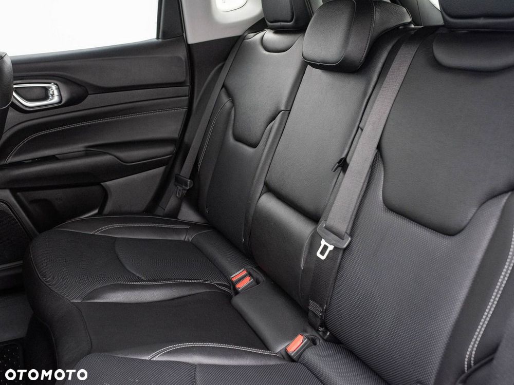 Jeep Compass - 27