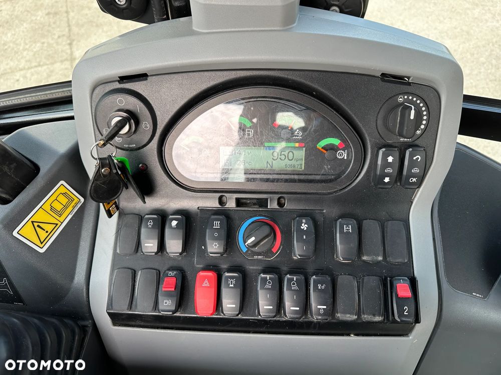 Caterpillar 432F2 - 18