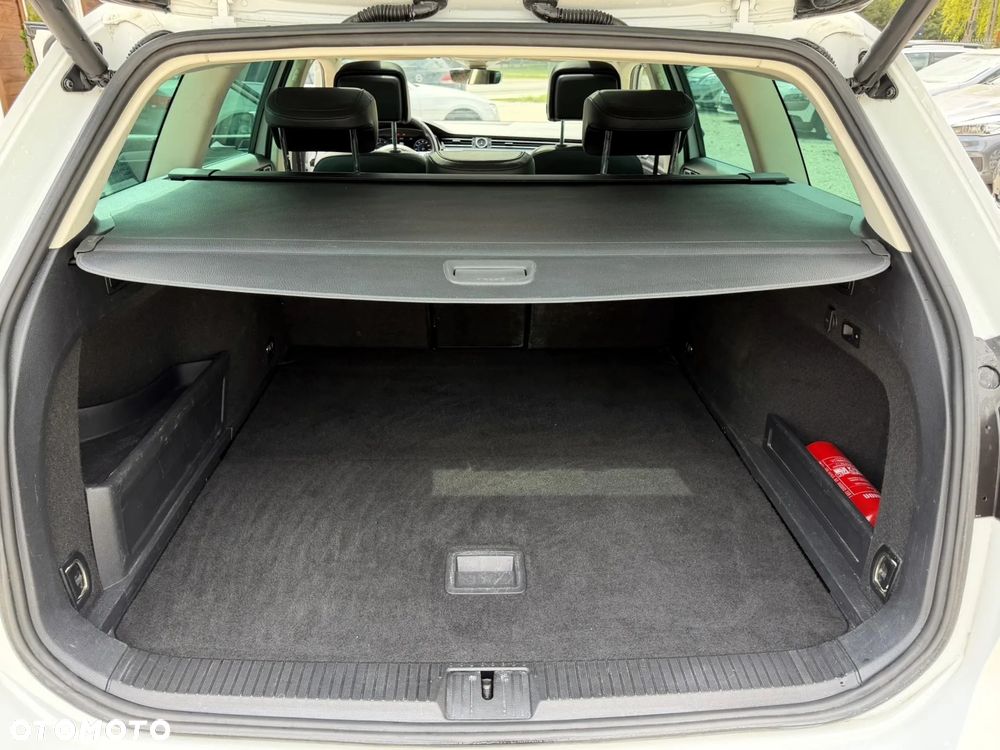 Volkswagen Passat - 21