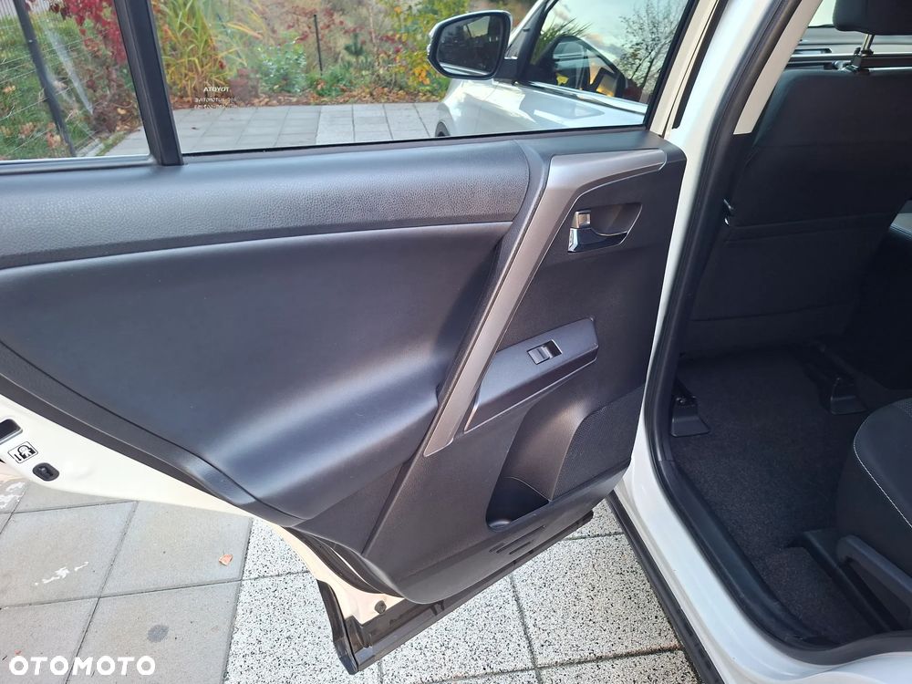 Toyota RAV4 - 10