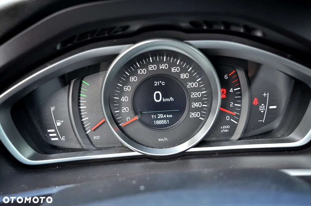 Volvo V40 D2 Drive-E Momentum - 23