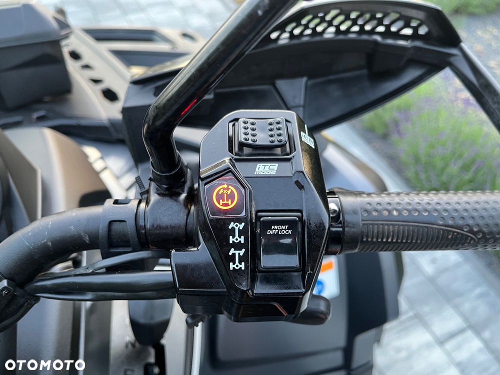 Can-Am Outlander Max - 8