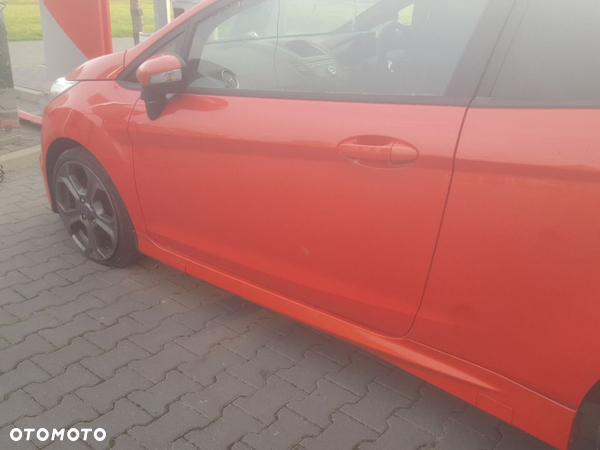 LISTWA PROGOWA NAKŁADKA LEWA PRAWA FIESTA MK7 ST LIFT MOLTEN ORANGE DJPE5ZA