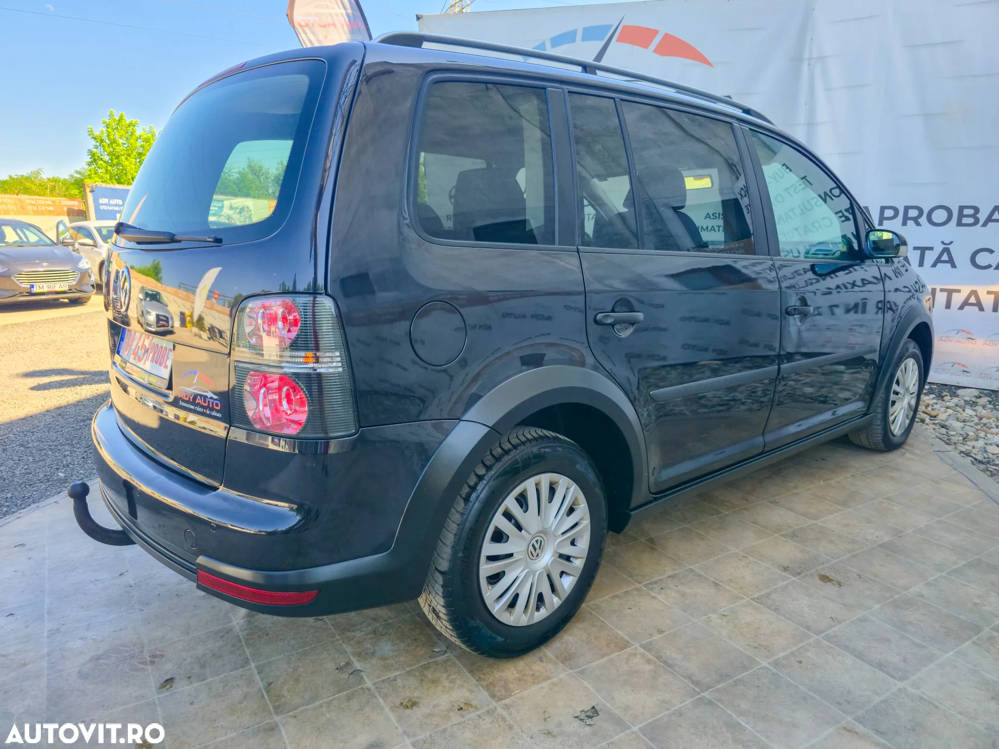 Volkswagen Touran 2.0 TDI Comfortline - 6