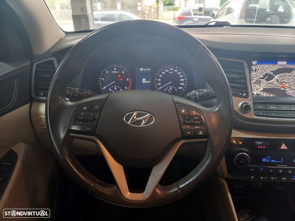 Hyundai Tucson 1.7 CRDi Executive - 17
