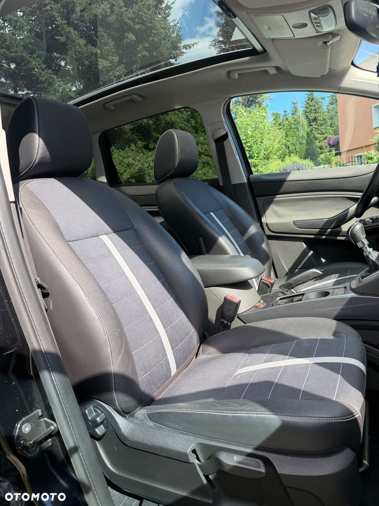 Ford Kuga 2.0 TDCi 4x4 Titanium - 24
