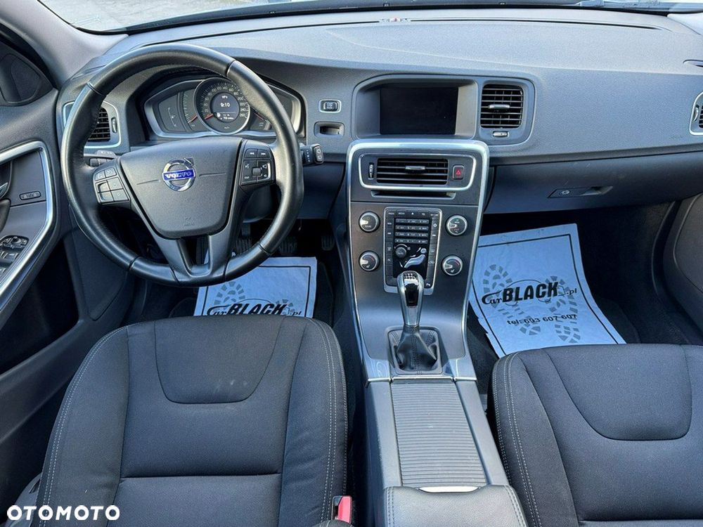 Volvo V60 Cross Country - 12