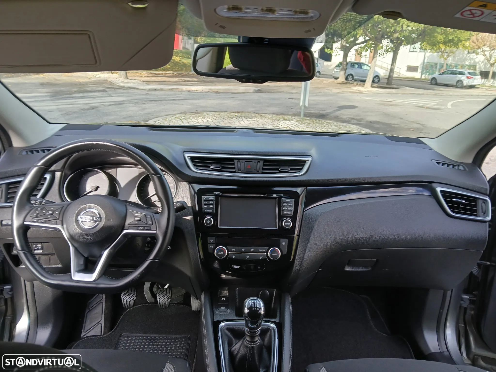 Nissan Qashqai 1.5 dCi N-Connecta - 6